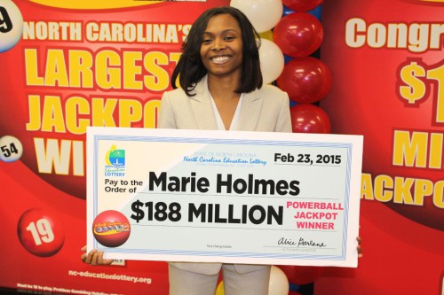 Дівчина виграла в лотерею Поверболл 188 мільйонів доларів